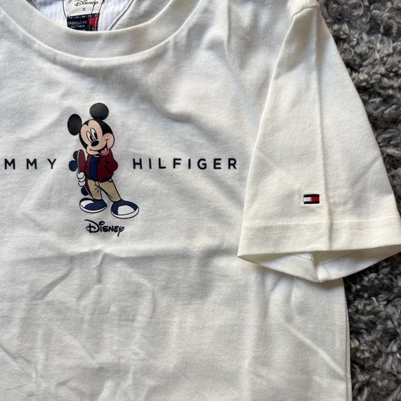 NWT - Tommy Hilfiger Kids Cream T-Shirt with Mickey Design - 4 - Picture 5 of 6